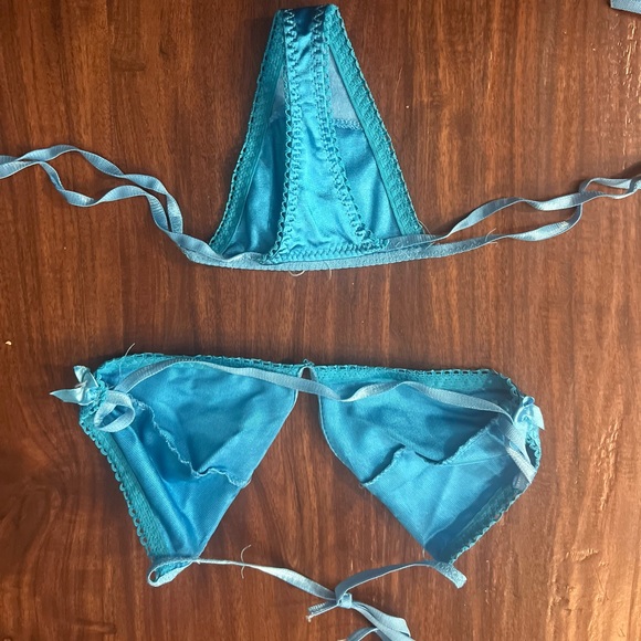 Silk bra and pantie set - Picture 4 of 6